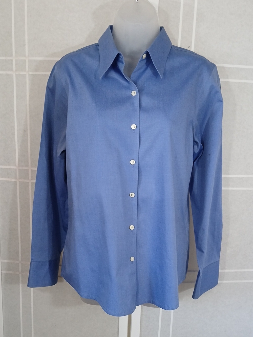 Eddie Bauer Blue Wrinkle-resistant Buttondown Shirt S